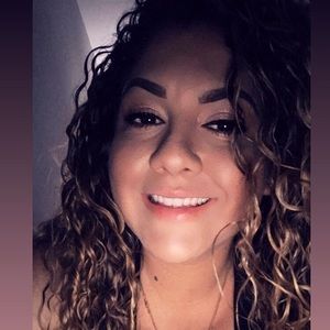 Meet your Posher, Anabella